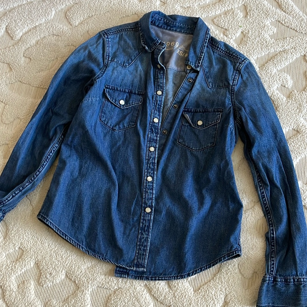 Gap shirt